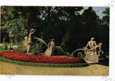  - Český Krumlov, sochy v parku, foto J. Seidel