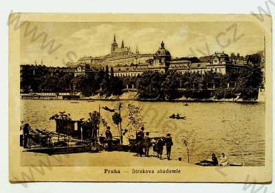  - Praha - Strakova akademie, přívoz, lodě, Vltava, Hradčany