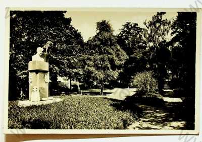  - Valašské Meziříčí - pomník T. G. Masaryka, park, real foto