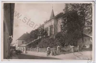 - Černovice (Tábor), u kostela, muž, žena,chlapec, kůň, koňský povoz, kostel