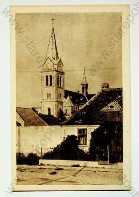 - Jiřice - pohled ulicí, kostel