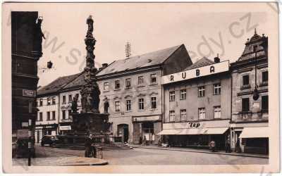  - Kutná Hora - Husova třída, automobil, sloup