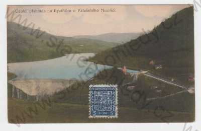  - Údolní přehrada na Bystřičce u Valašského Meziříčí (Vsetín), kolorovaná, celkový pohled, pohled z výšky