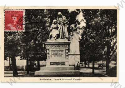  - Pardubice, pomník bratranců Veverkových