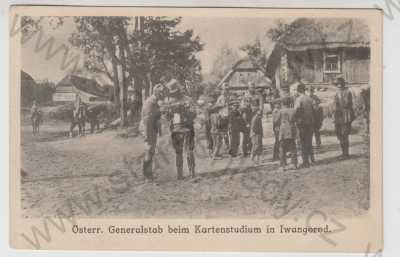  - Rusko, Ivanohrad (Iwangorod), generální štáb, studium map, kůň