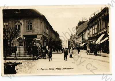  - Zemun (Bělehrad), Srbsko, pohled ulicí