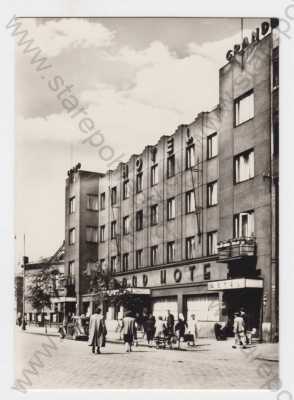  - Přerov, Husova třída, Grand-hotel Ostravan, celkový pohled, automobil, bicykl, Orbis