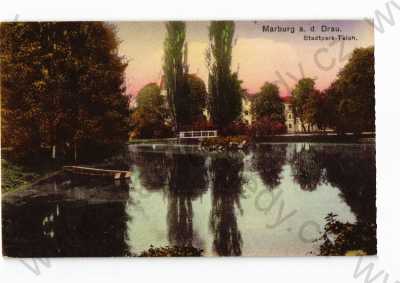  - Maribor, Slovinsko, částečný záběr města, park