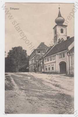  - Trhanov (Domažlice), pohled ulicí, kostel