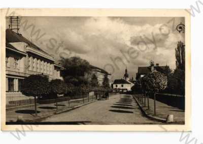  - Uhlířské Janovice, Kutná Hora, pohled ulicí, Grafo Čuda Holice