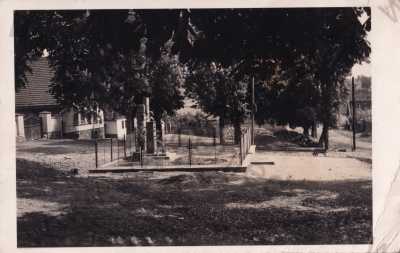  - Měčín Klatovy, park, pomníky, Beneš