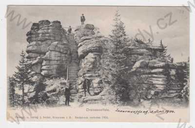  - Třístoličník (Prachatice), Šumava, skála, schody, muž, foto J.Seidel, DA