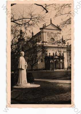  - Karlovo náměstí, Praha 2, kostel, socha Elišky Krásnohorské