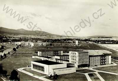  - Slovensko - Nitra - pedagogická fakulta, celkový pohled, velký formát