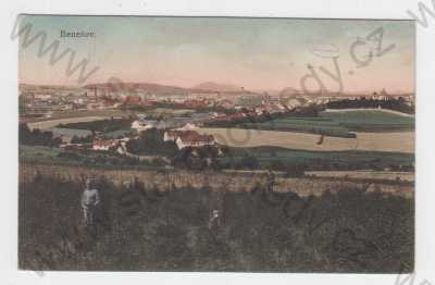  - Benešov, kolorovaná, celkový pohled, muž