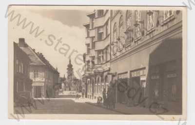  - Žatec (Louny), pohled ulicí, automobil, bicykl, obchod, radnice, Orbis