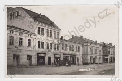  - Dobruška (Rychnov nad Kněžnou), náměstí, obchod, hotel, lékárna, Grafo Čuda Holice