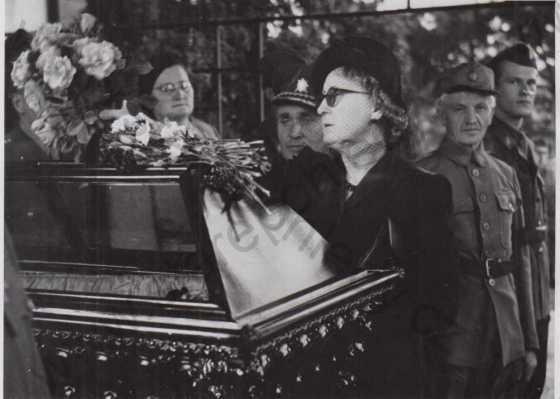  - Edvard Beneš (prezident)- pohřeb- 3 ks; není pohled; fotografie